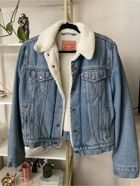 Levi's Light Blue Denim Jacket with White Sherpa Lining